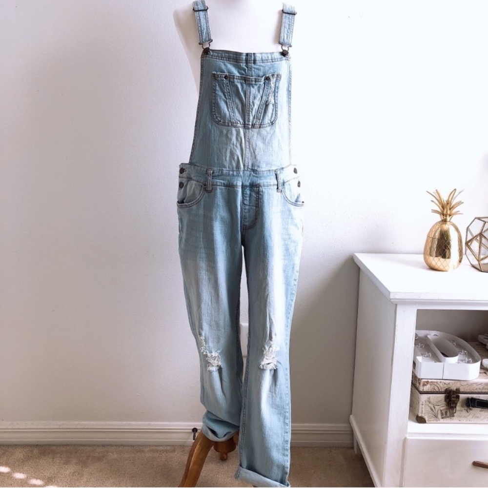 Mossimo Distressed Light Wash Overalls, Small